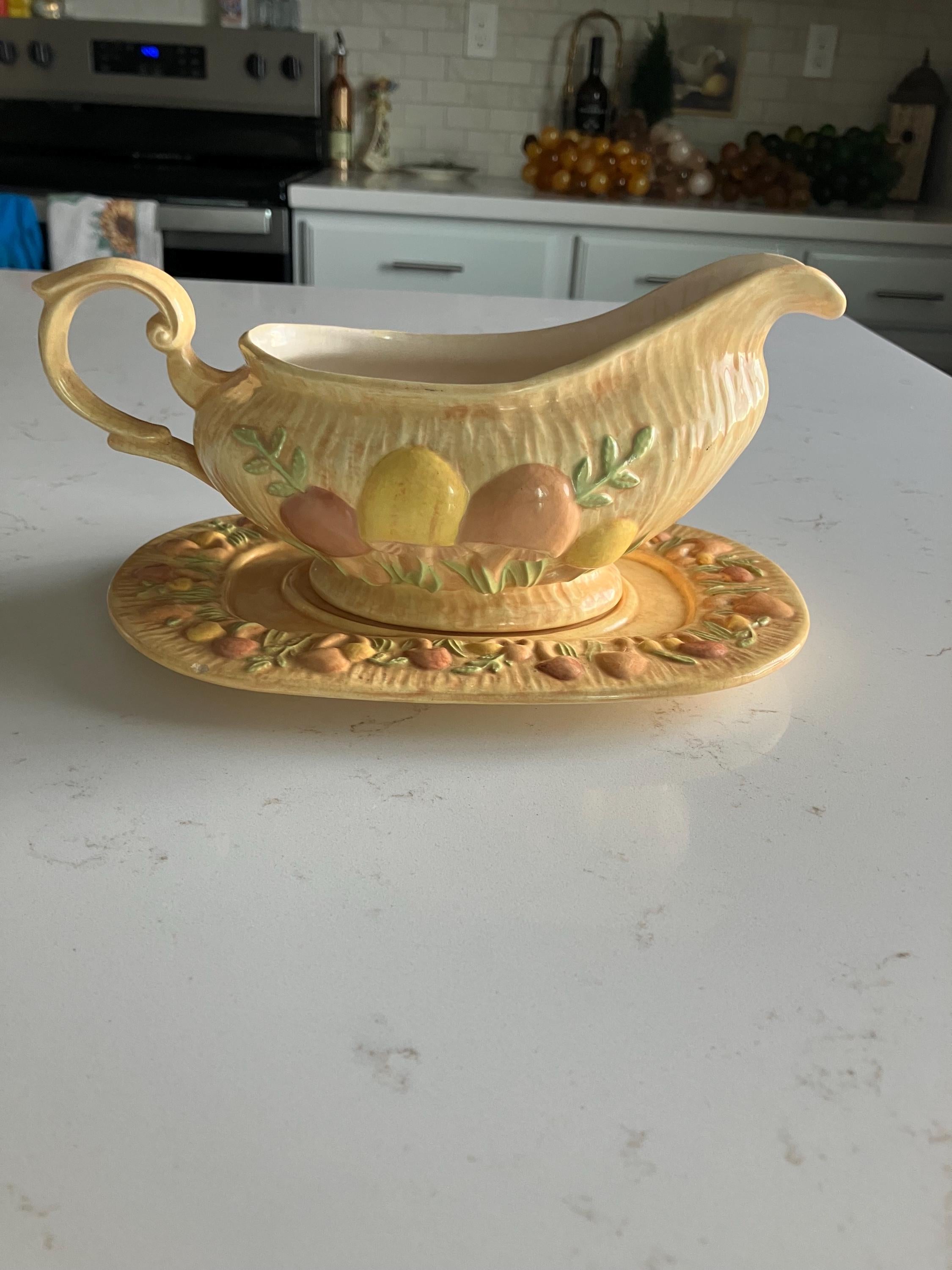 Arnels Mushroom Gravy Boat With Under Plate - Retro 70’s Home Decor