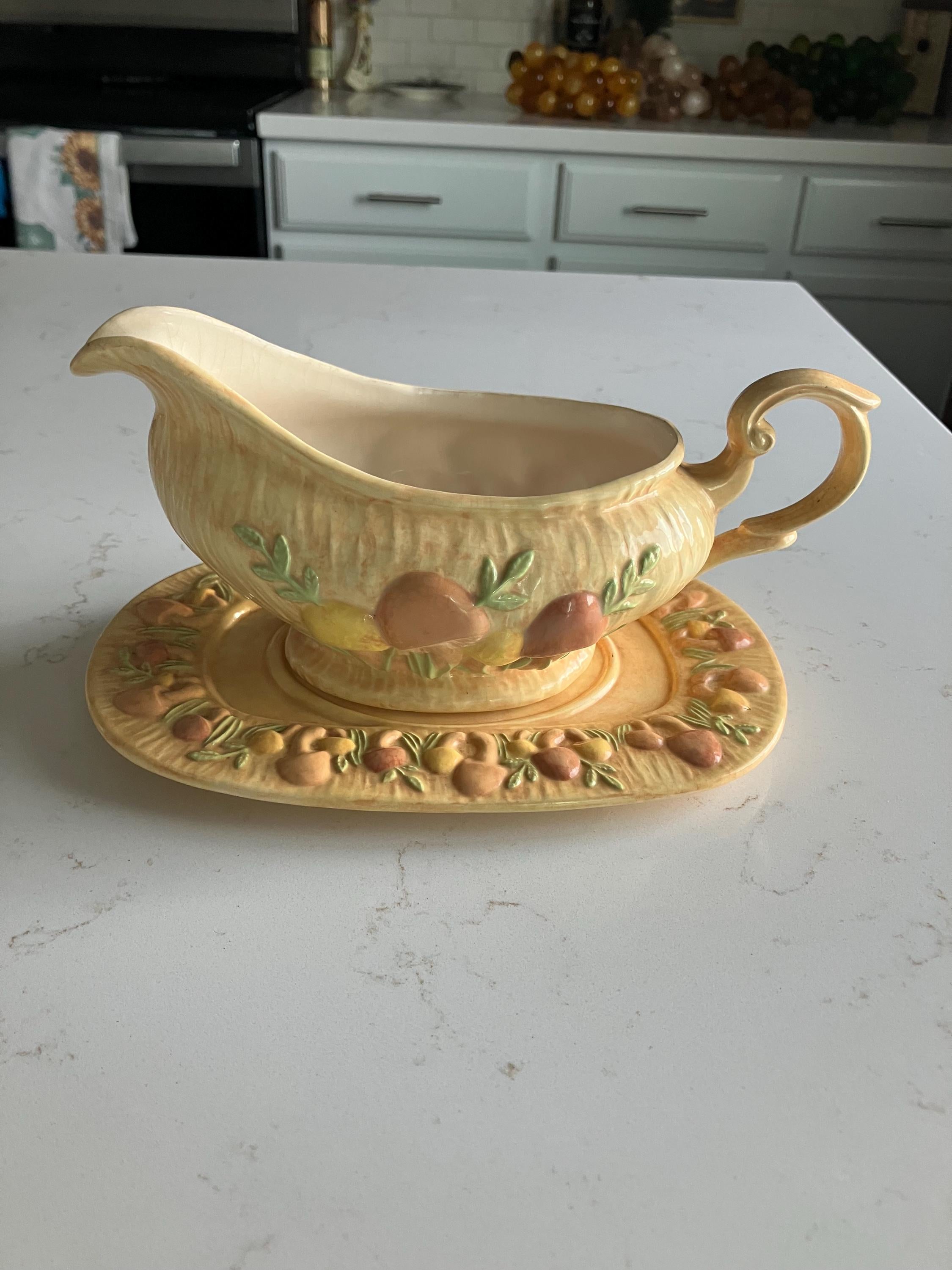 Arnels Mushroom Gravy Boat With Under Plate - Retro 70’s Home Decor