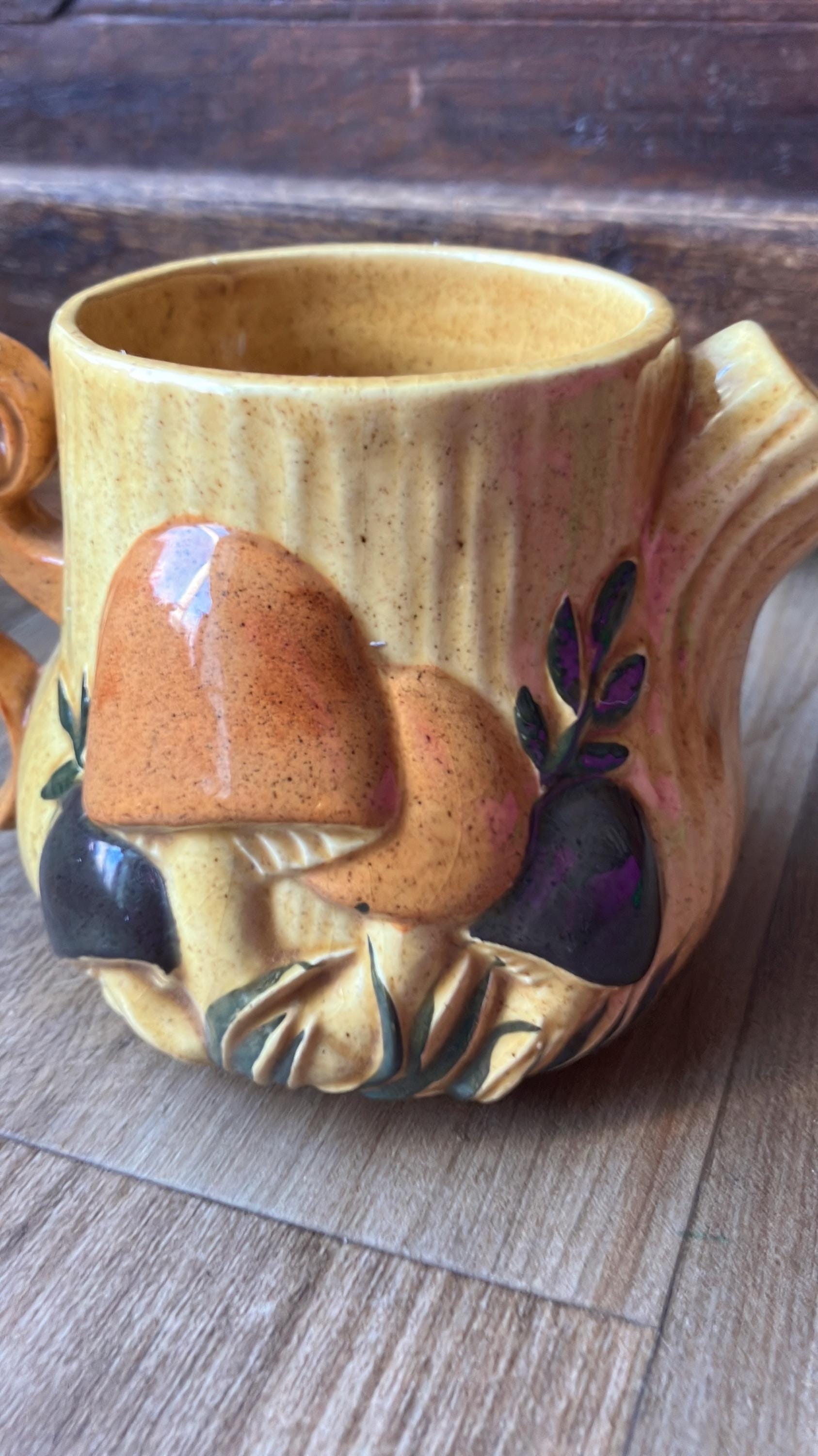 Arnels Ceramic Mushroom Creamer / 1970’s 3D Mushroom Pitcher